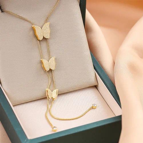 Collar mariposa con circones